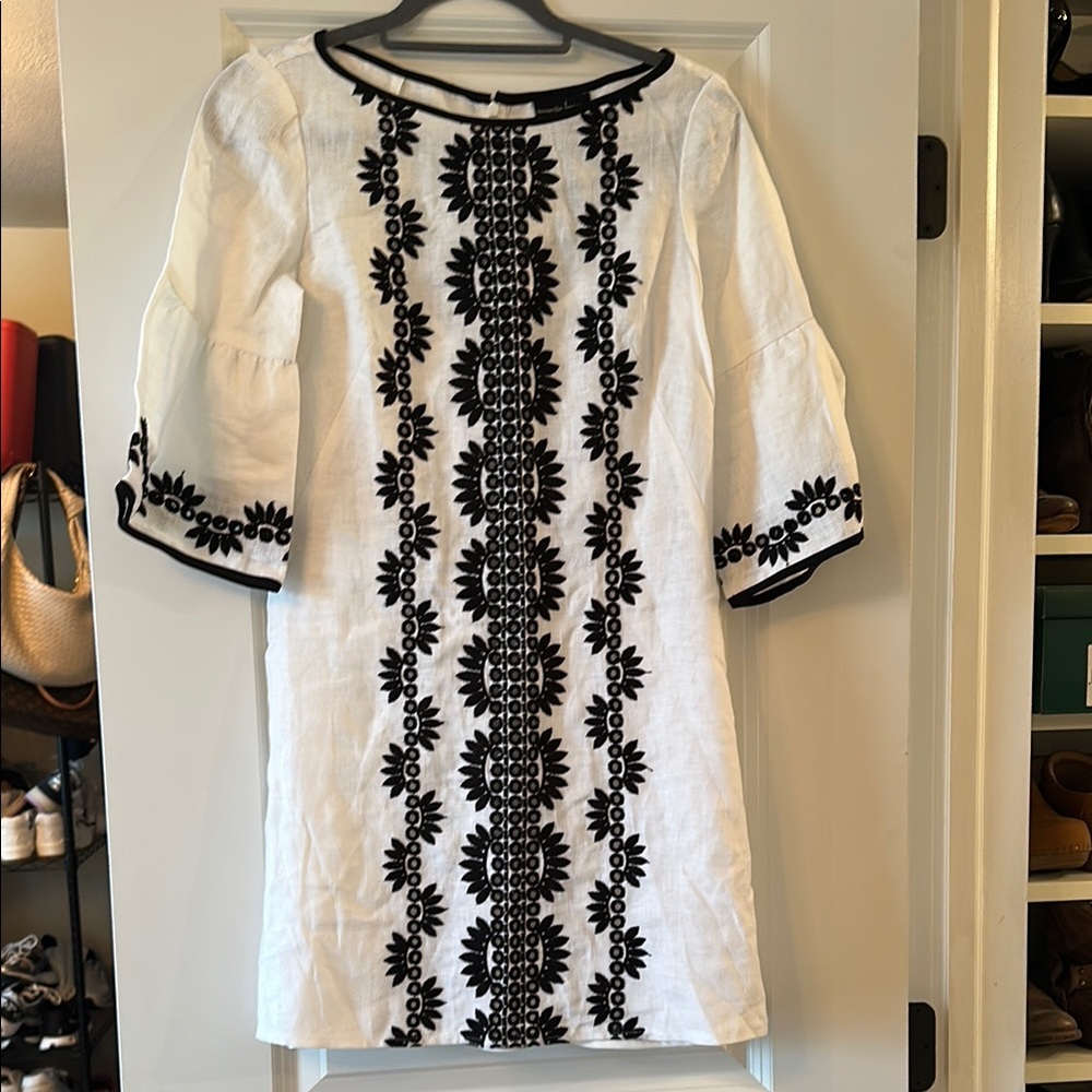 Nanette Lepore nwot White Dress with Black Floral Embroidery size 6